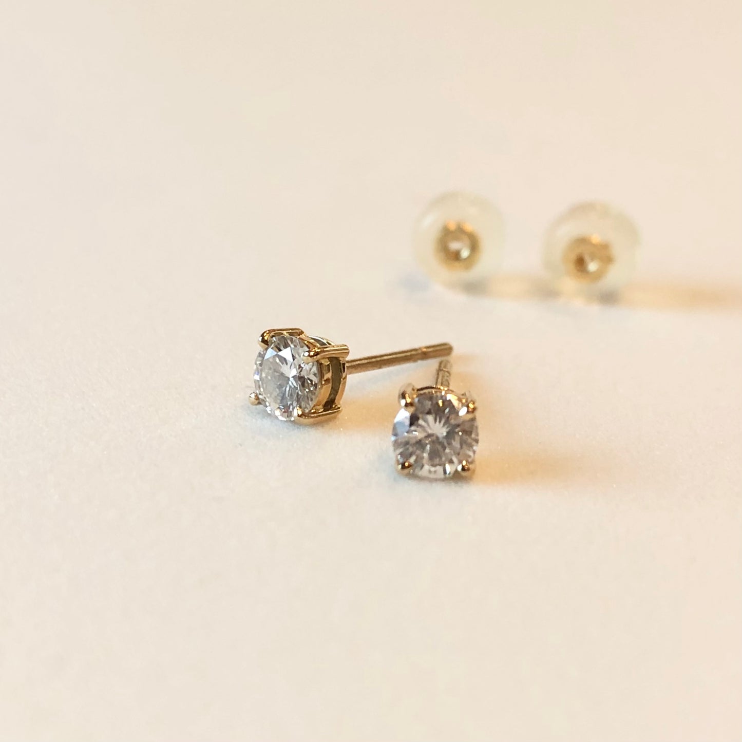 一粒ダイヤモンド ピアス/ 18K YG